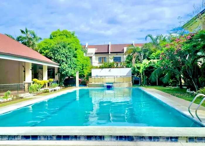 Cozy 3br Family With Shared Pool Access *