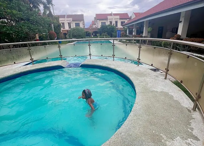 Apartment Cozy 3br Family With Shared Pool Access