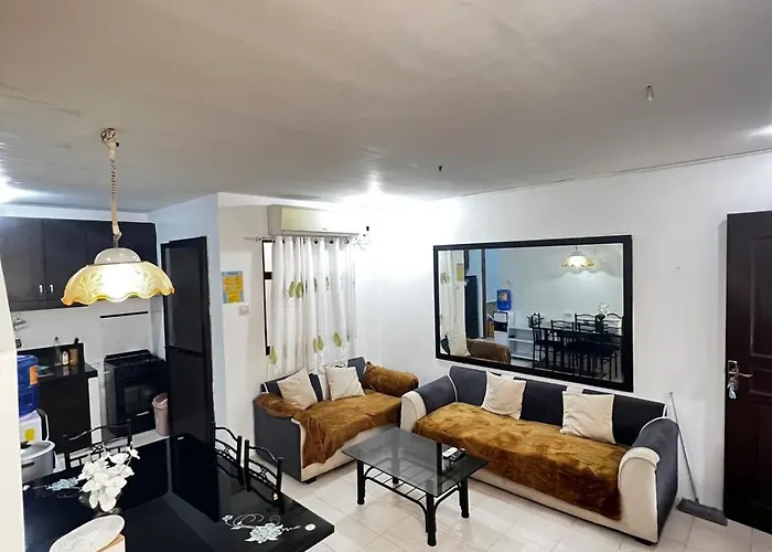 Cozy 3br Family With Shared Pool Access *
